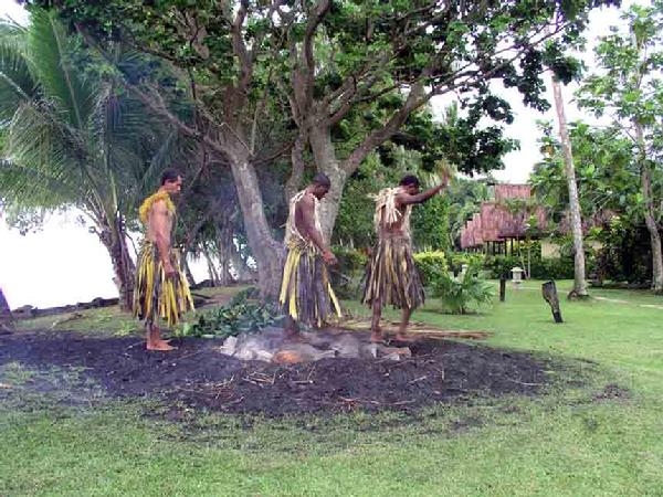 600_PC020470_Bega_Firewalkers_Fiji.jpg