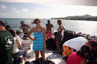 Amy and the group on dive boat BIBR 06